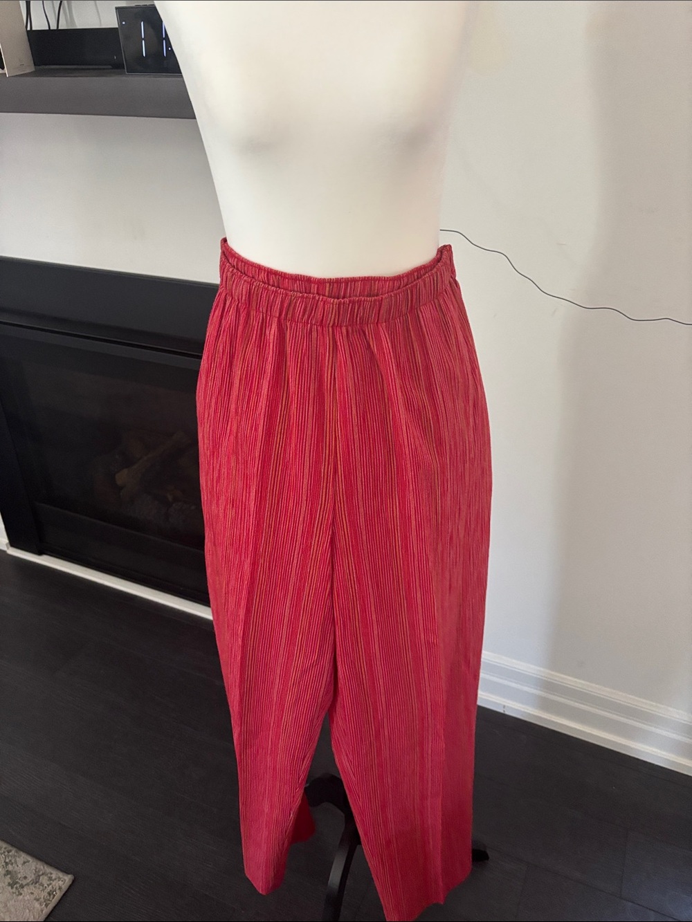 Alfred Dunner top size M with Crimson Pleated Wide-Leg Pant Alison Daley size 14